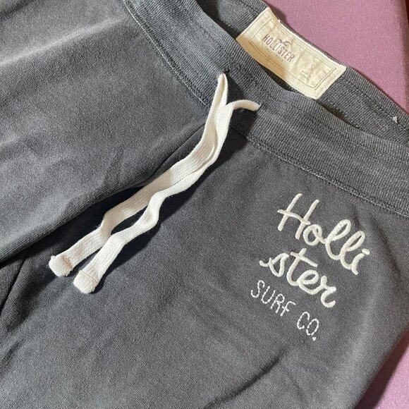 Hollister Y2K Low Rise Sweat Pants in Graphite Gray - Size Small Loungewear - Picture 2 of 8